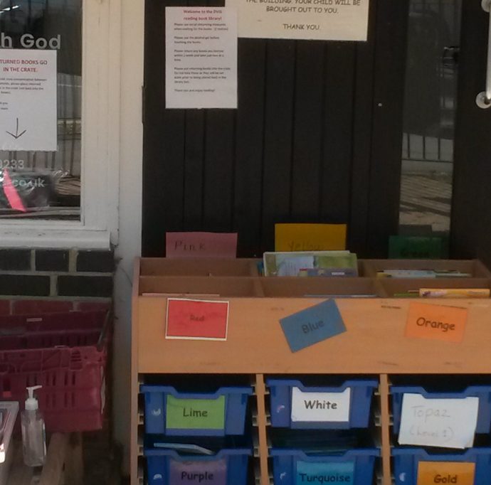 Photo of free library outside school